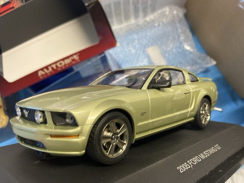 Ford mustang gt 2005 - 1/24,
