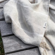 n  Linen Blanket – Premium