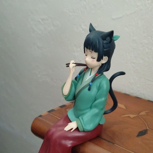 Figurine statue style