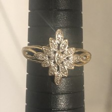 Bague marquise en or 18 carats