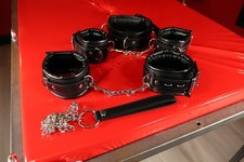 Set Collier Et Menottes