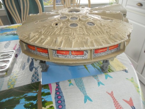 Star wars faucon millenium - star,