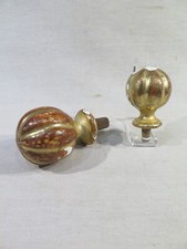 DEUX ANCIENNES EMBRASSES