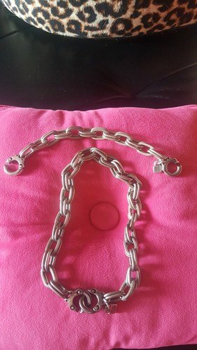 Collier ras cou - du,