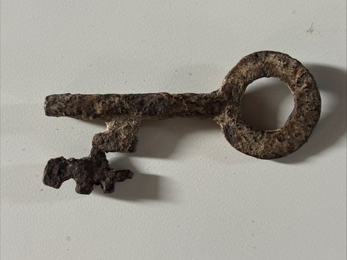 Clef féodale fer roman - féodale, ,