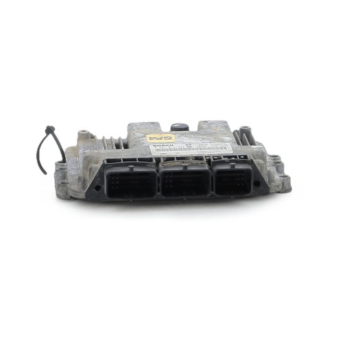 Calculateur moteur renault - calculateur,