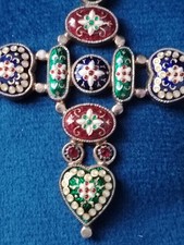 Croix en émaux de Bresse