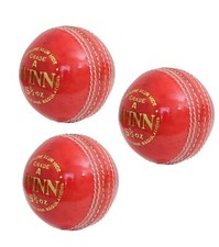 Boule de cricket en cuir rouge