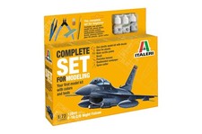 1:72 ITALERI Lockheed Martin F-16C/D Fighting Night Airplane 1978 Kit IT72009