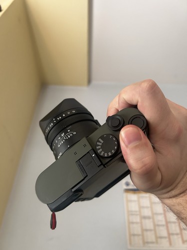 Leica reporter - leica, q2