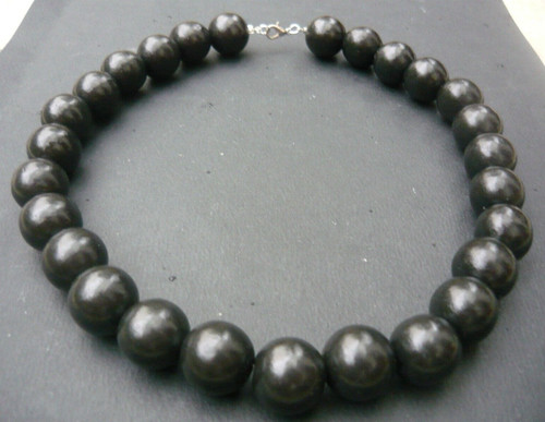 Collier grosses perles - de,