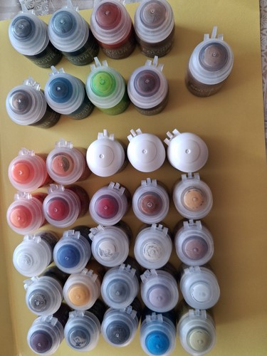 Lot pots peinture - de,