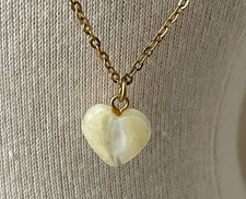 Petit Collier Pendentif Coeur nacré Japon 41cm Coeur 1,1cm