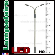 S302# Lampadaire double courbe  HO à LED CMS , éclairage blanc, belle finition 
