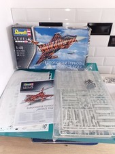 01042 Maquette avion 1/48