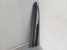 Baguette de porte avant gauche