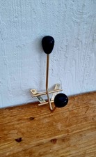 Patère murale en métal doré et boules noires 50's