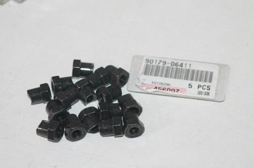 Ecrous noirs pour - noirs,