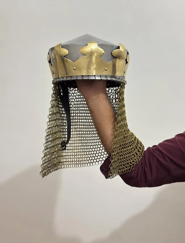 Casque roi médiéval avec - casque,