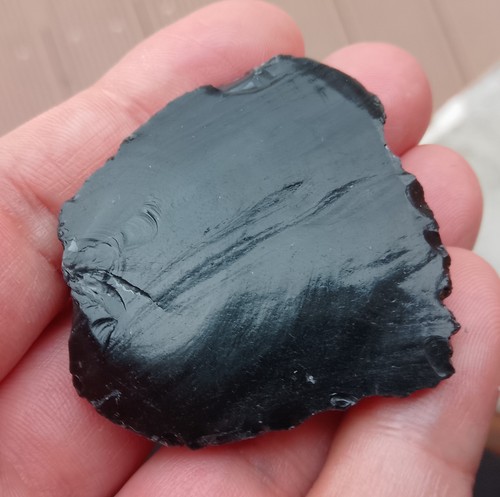 18.58gr 44x38x13mm obsidienne