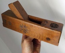 Bouvet / Rabot à rainure Art populaire initiales T.R & rosaces du Queyras Alpes