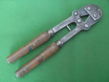 COUPE  BARBELES " PEUGEOT datée 1918 "  du soldat Français 1ere  et 2eme  Guerre