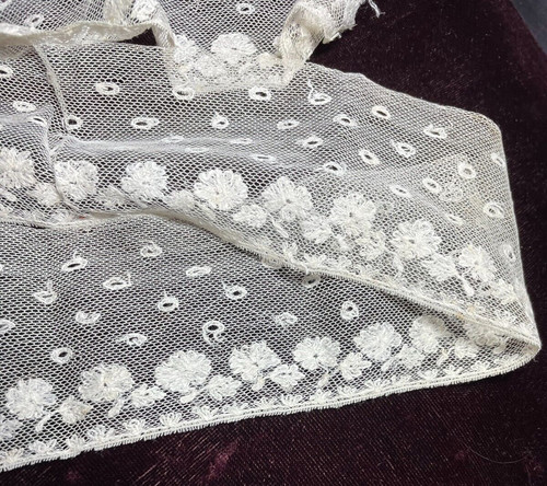 Fine dentelle ancienne large - ancienne,
