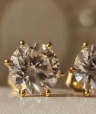 Boucles d'oreilles 18 carats Or jaune  Diamant 2cts 