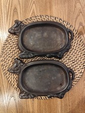 Deux Assiettes En Fonte A