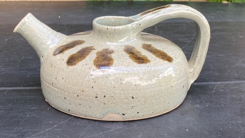 Ancienne verseuse poterie - ,