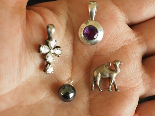 Lot pendentifs breloques - lot,