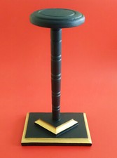 PORTE CHAPEAU/ Présentoir  en