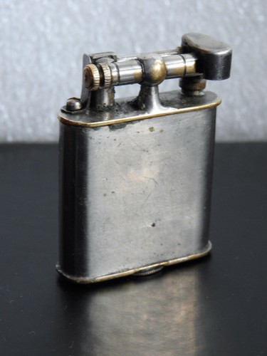 Ancien briquet essence - ancien, a