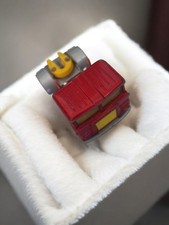 Véhicule miniature ancien