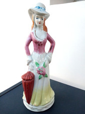 FIGURINE FEMININE FAIENCE
