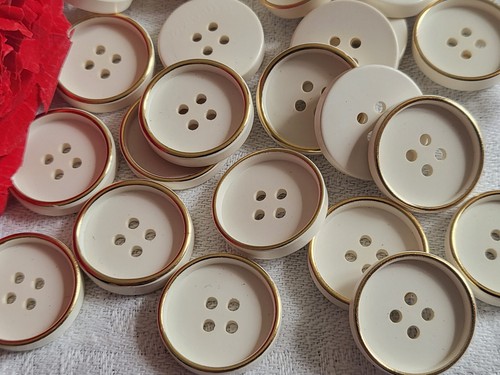 Lot boutons blanc - doré, 4