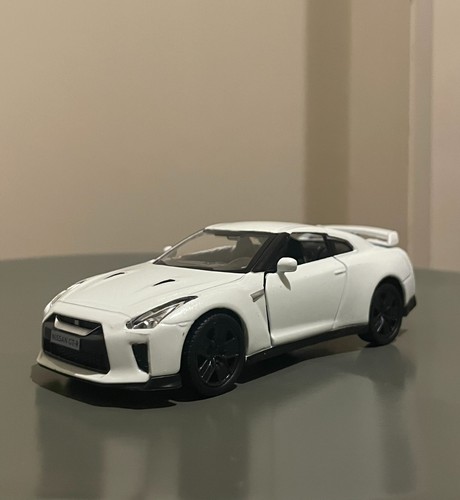 Voiture miniature nissan - nissan, gtr