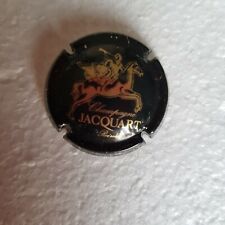 Capsule de Champagne Jacquart (Cheval or sur fond noir Reims sur la droite