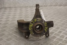 Pivot fusée avant gauche -