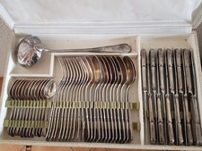 Ancienne ménagère en métal