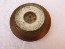 ancien barometre en bois