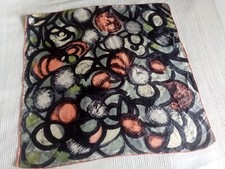 FOULARD FORME CARRE  EN SOIE BORDURE FAIT MAIN 67X 67 CM RONDS MULTICOULEURS