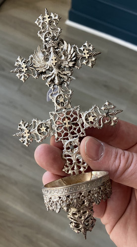 Jolie croix bénitier métal - croix,