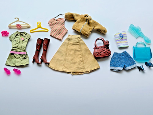 Barbie lot vêtements et - barbie,