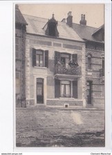 ETAPLES: bâtiment, personnages au baclon - très bon état