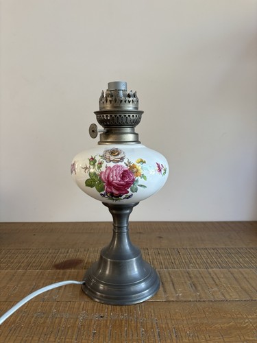 Ancienne lampe pétrole - à,