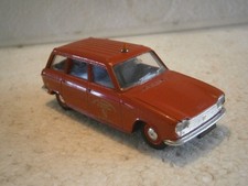 VOITURE MINIATURE PEUGEOT 204 break pompier 1/43 SOLIDO SANS BOITE