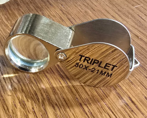 Lot 067 loupe or - x,