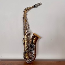 Saxophone de marque Cuesnon Paris XXe boite d'origine M3703