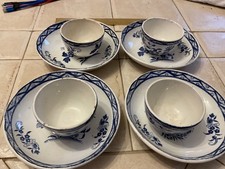 4 tasses et soucoupes creil et